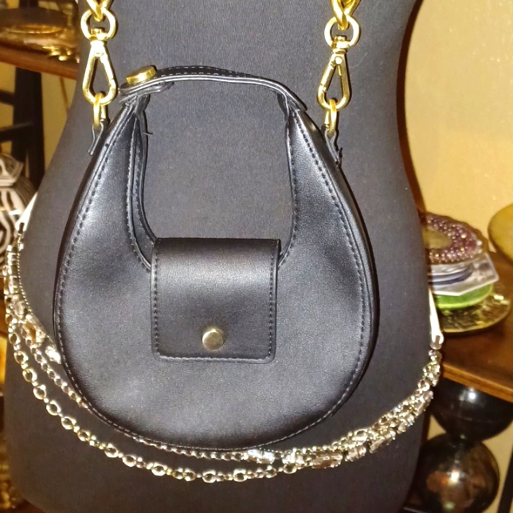 💜🎉Itty Bitty Mini Black Crossbody Bag🎀